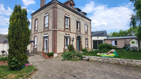   MAISON Familiale de 220 M2 avec 5 chambres Maison - 8 pi�ce(s) - 220 m�