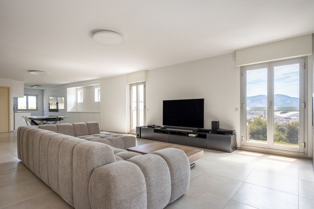 ***VISITE VIRTUELLE DISPONIBLE SUR DEMANDE...MARSEILLE 8?...RÉSIDENCE FLOTTE...APPARTEMENT FAMILIAL DE STANDING...TERRASSE...VUE