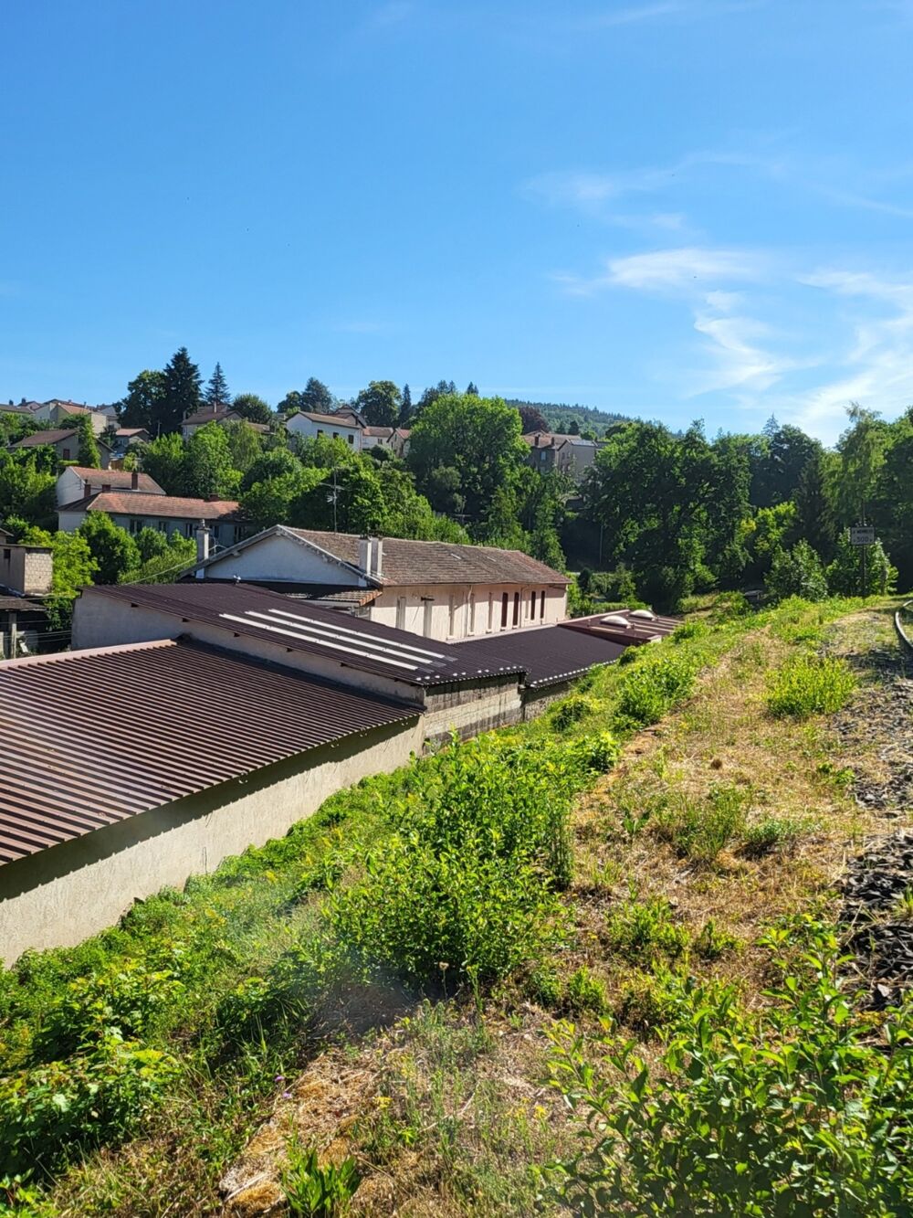 Maison 13 pièces 250 m² · à La Monnerie le Montel · 250 m² · 290 900 €