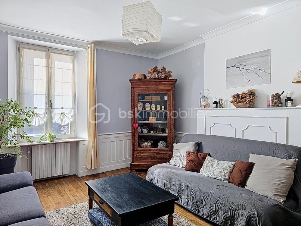 Rare à Retiers ! Maison de caractère de 130 m² avec 5 chambres et jardin arboré