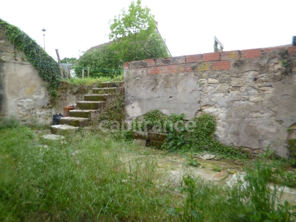 Maisons à restaurer avec grange et jardinets, idéal investisseurs, 6 pièces proche de GUERIGNY (58)