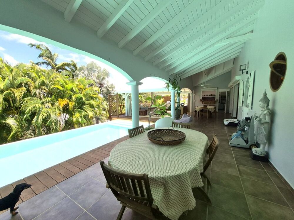 Vente Villa Superbe villa ambiance balinaise avec piscine garage en sous-sol et atelier Saint francois
