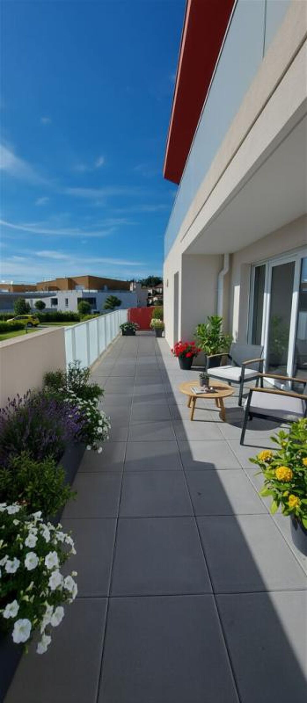 Vente Appartement 30.GARD.NIMES. Magnifique appartement de 69 m² avec terrasse de  42 m² dans résidence hautement sécurisée quartier Hoche Nimes