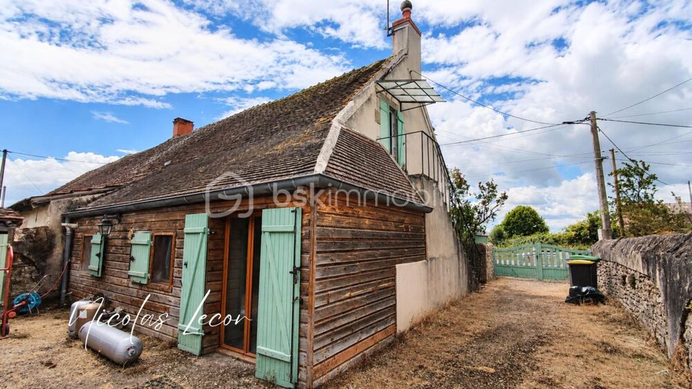 Vente Maison À vendre – Ensemble immobilier composé de deux habitations Vernais