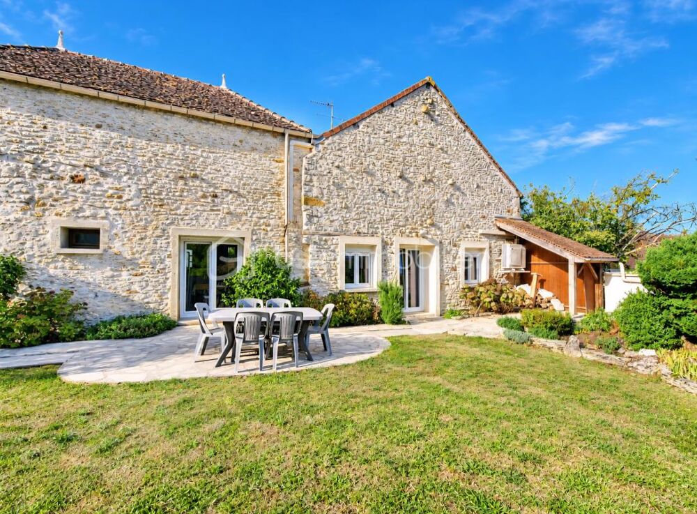 Vente Maison MAISON EN PIERRE_ BEAUX VOLUMES_ 3 CHAMBRES_ GRANGE_ JARDIN ! Longueville
