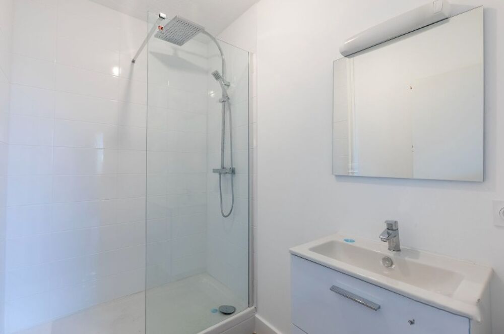 Location Colocation COLOCATION - Chambre meublée à Lyon 8 Lyon 8