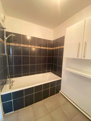  Appartement à louer 2 pièces 45 m²