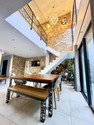  Maison � vendre 9 pi�ces 257 m�