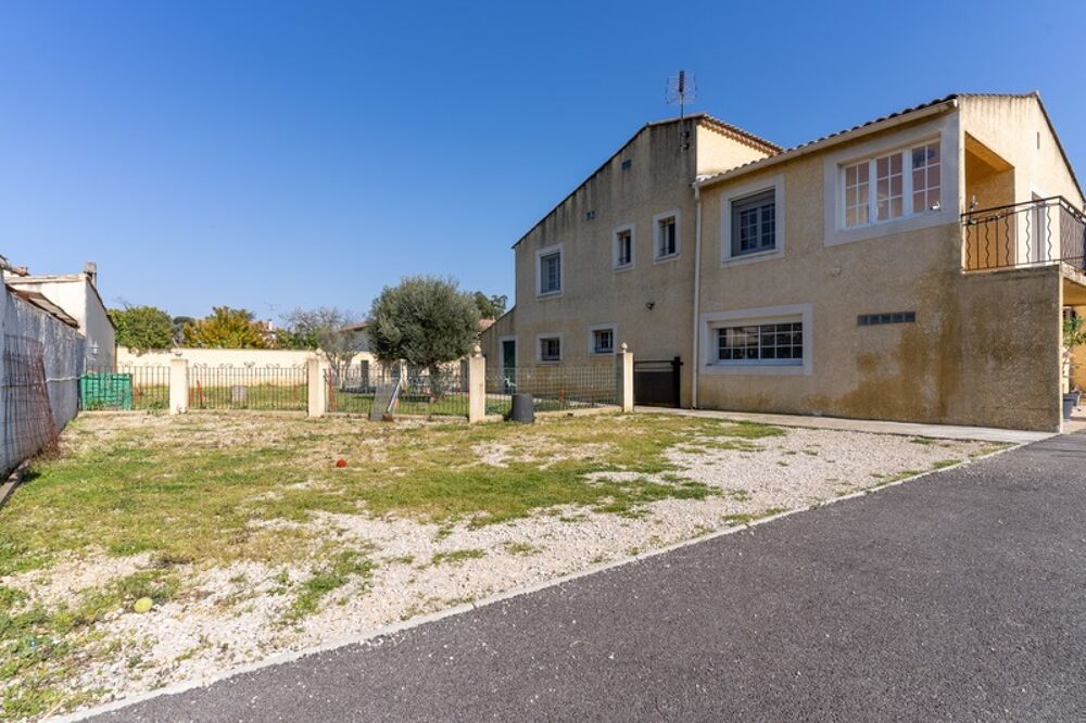 Maison 5 chambres avec piscine sur grand terrain de 1373m2
