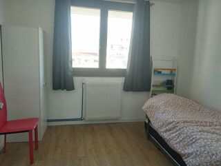  Appartement à louer 3 pièces 73 m²