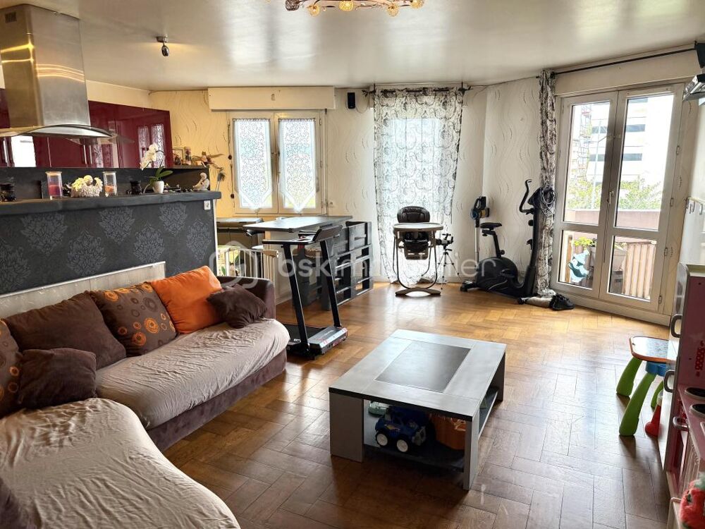 Rouen 76100 quartier MATMUT - appartement T4 - 3 chambres, 3 balcons, un box de stationnement, cave