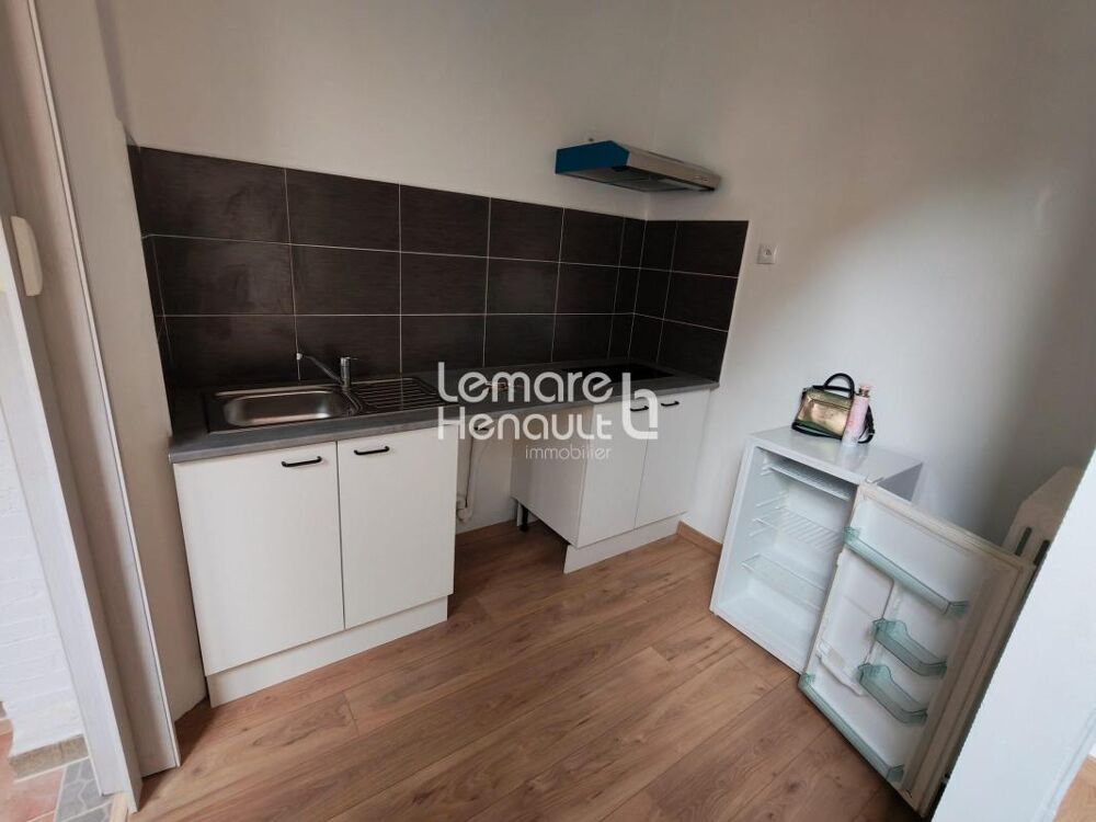 Prox. Lycée Rotrou, Studio 24.34 m² en rdc  cuisine equipée