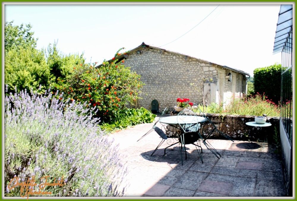 Vente Maison maison charentaise + studio Montmoreau saint cybard