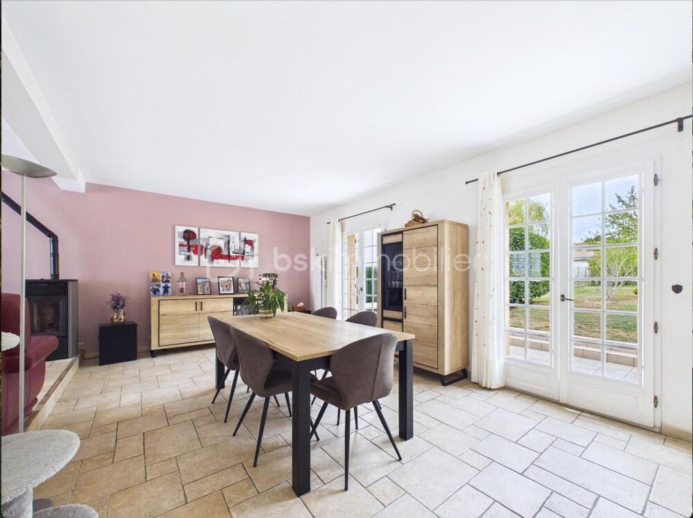 Vente Maison COUP DE COEUR à SOLERS - Maison familiale de 135 m² - 4 chambres - double garage - Terrain de 1118 m² Solers