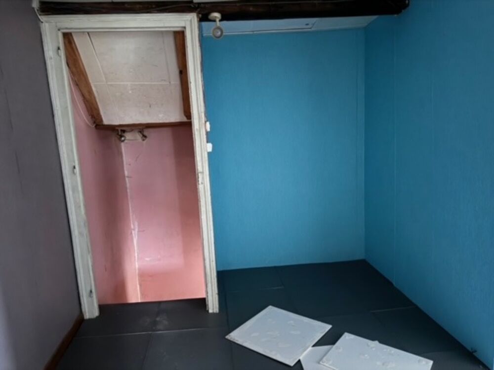 A vendre en exclusivité, proche de la Belgique et du Luxembourg, une maison de village à rénover de 67 m² habitables ! Située d