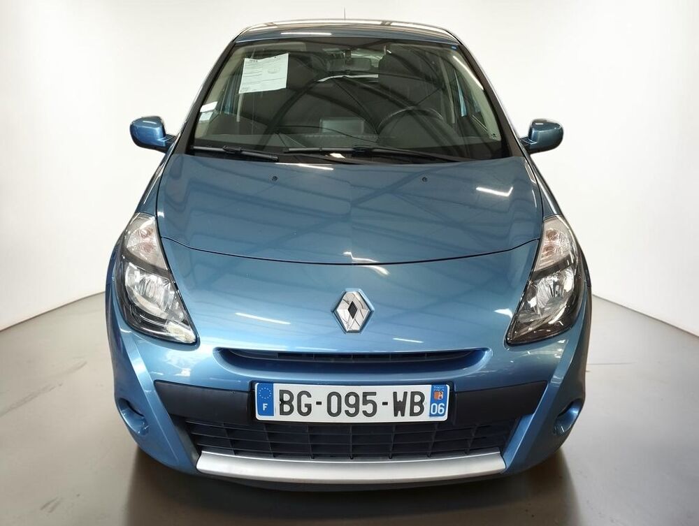 Clio III 1.2 TCE 100 DYNAMIQUE TOMTOM 5P 2011 occasion 06640 Saint-Jeannet