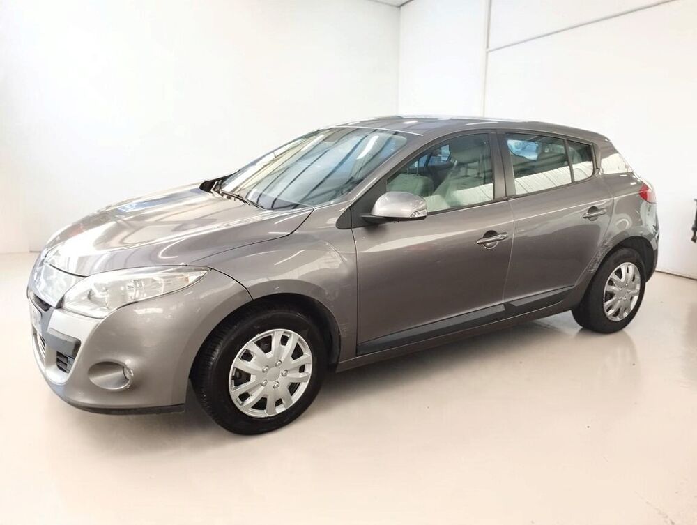M&eacute;gane 1.5 DCI 110 CARMINAT TOM TOM 2010 occasion 06640 Saint-Jeannet