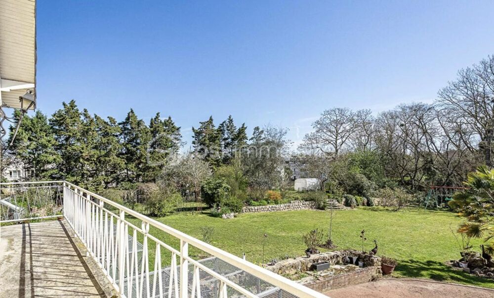 Vente Propriété/Château DEMEURE FAMILIALE D'EXCEPTION AU CŒUR DE COURCOURONNES Une bâtisse environ 190m2 habitable sur un écrin de verdure de 3 000 m² Courcouronnes