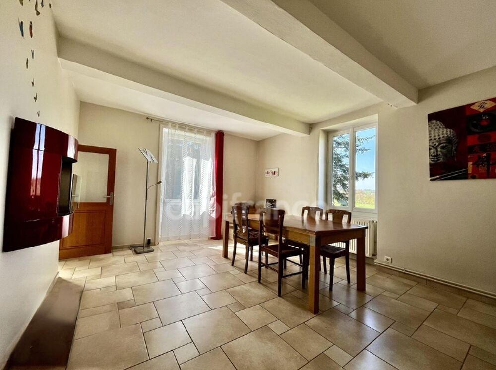 Saint-Pierre-la-Noaille (42)Grande maison de caractère de 217 m² habitables et un potentiel d'aménagement jusqu'à 475 m² sur 3