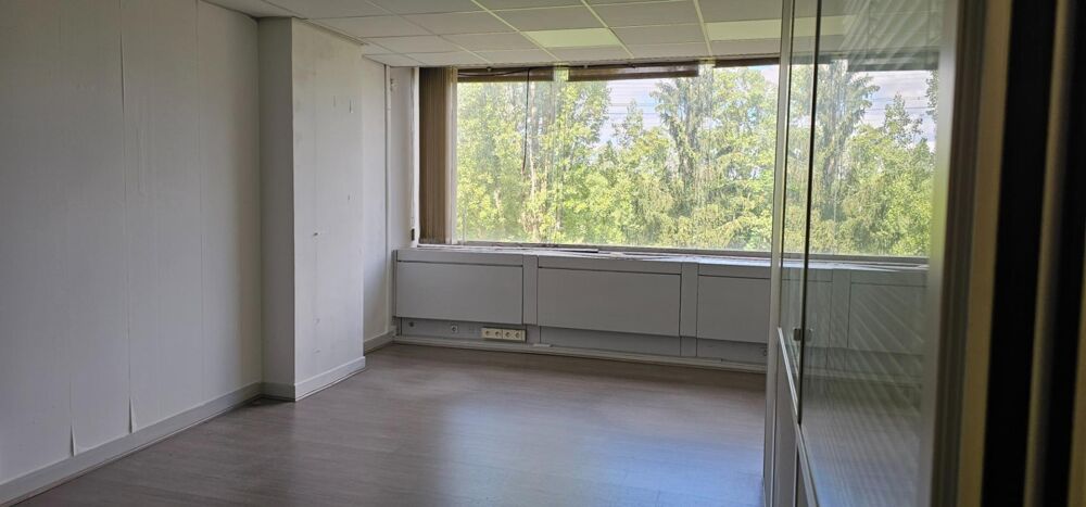   Bureau de 25 m2 à louer à Cergy Préfecture 