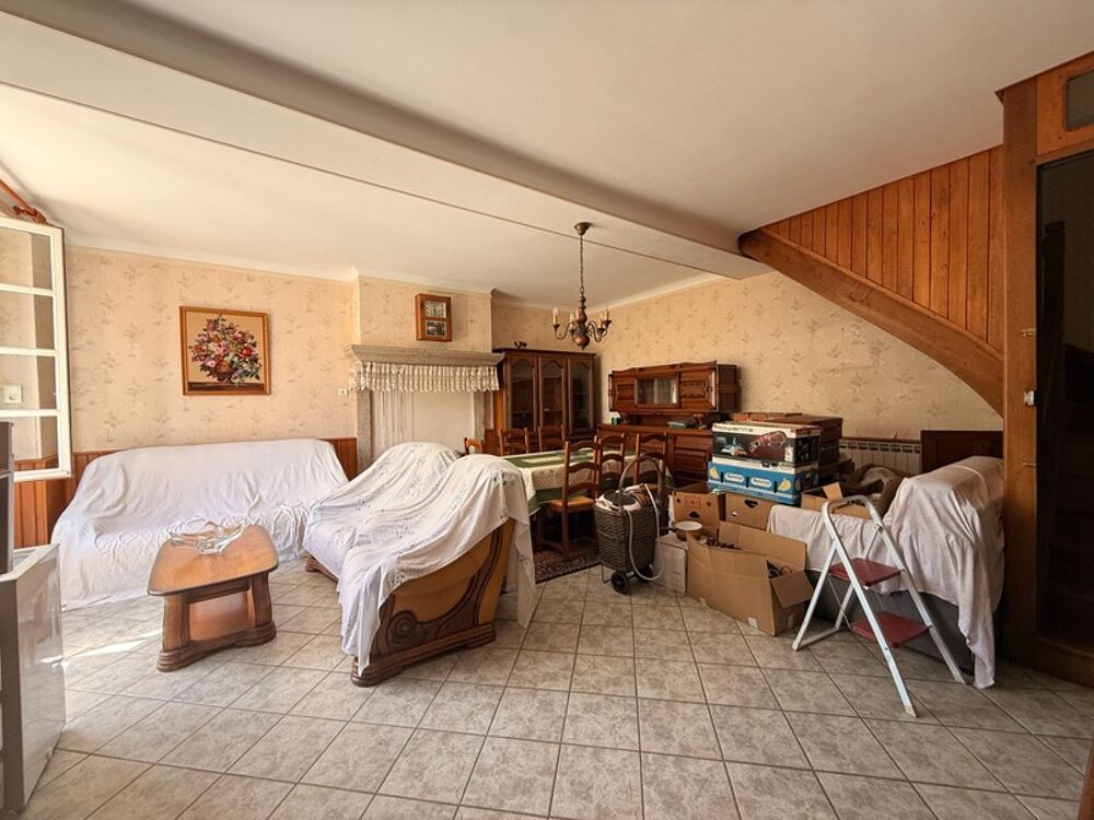 Maison en pierre de 126m², 4 chambres, avec grange 65 000 €