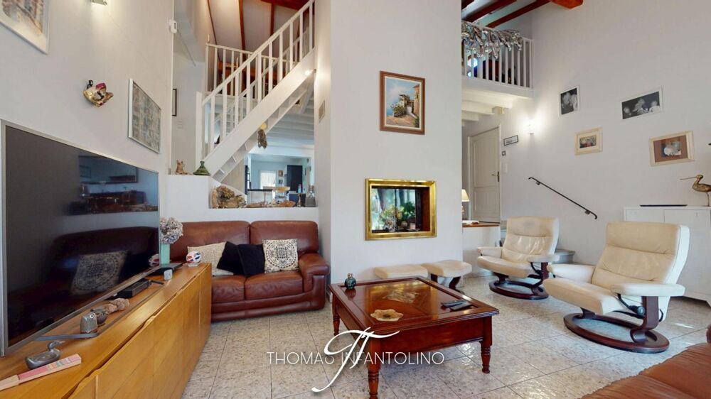Vente Maison EN EXCLUSIVITE - MAISON D'ARCHITECTE - 3 CHAMBRES - PISCINE 11x4.5 - 2 GARAGES - TERRAIN 2300M² Carcassonne