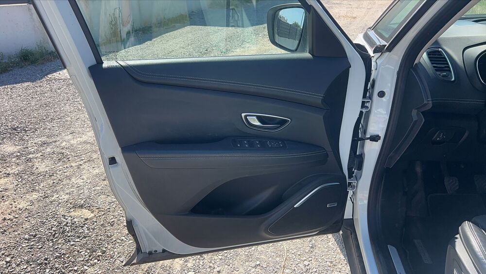 Sc&eacute;nic 1.7 Blue dCi 120 Bose 2019 occasion 44830 Brains