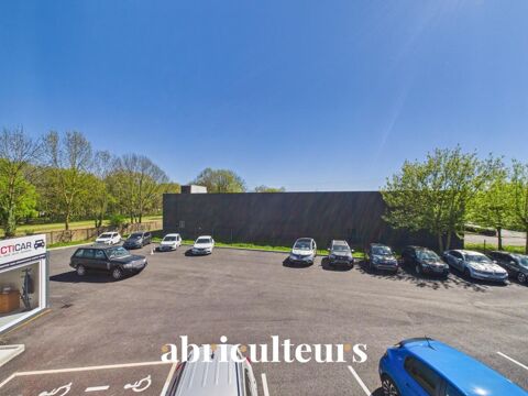   Local commercial - zone vente - stockage extérieur de 900 m² avec bureau (44 m²+ 180 m²) 