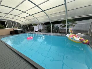  Villa  vendre 6 pices 210 m