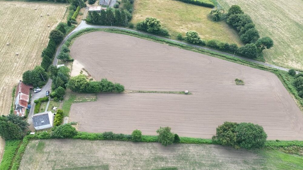 Prix réajusté! Propriété de 1,5 hectares avec ancienne chaumière et maison de 110m²