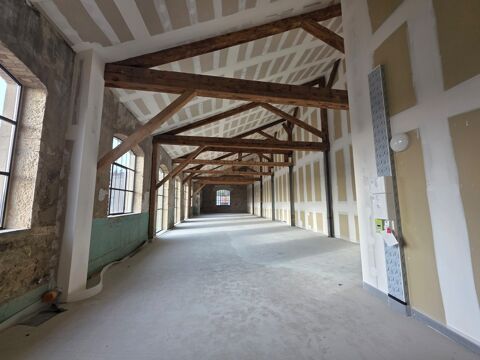   Magnifique plateau de bureau à vendre sur CHAPONOST (69), d'une surface de 216 m² au sein de la zone artisanale du FORUM DES AQU 