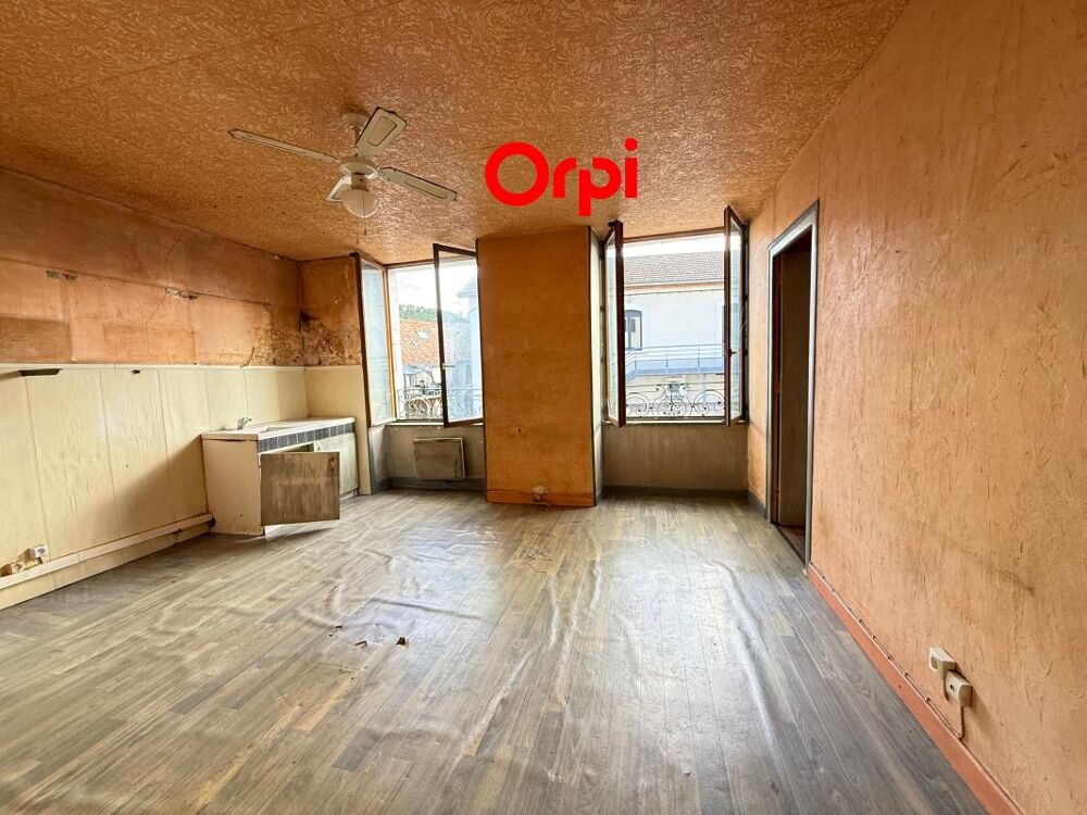 LE GRAND-LEMPS  CENTRE-VILLE  APPARTEMENT DANS LANCIEN CHÂTEAU