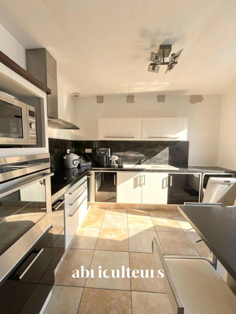 Vente Maison Maison T5 à Saint-Savournin – 4 Chambres, Piscine et Garage – Prête à vivre Saint savournin