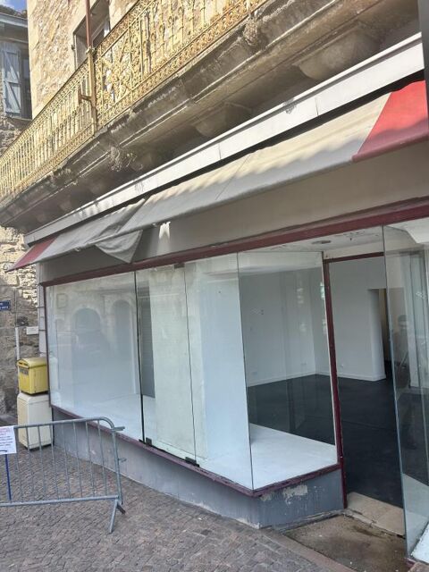   A LOUER LOCAL COMMERCIAL ANGLE RUE DE LA REPUBLIQUE 