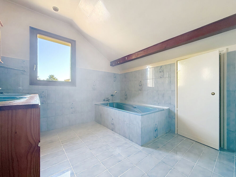 à vendre  Maison Saint-Genis-Pouilly (01630)