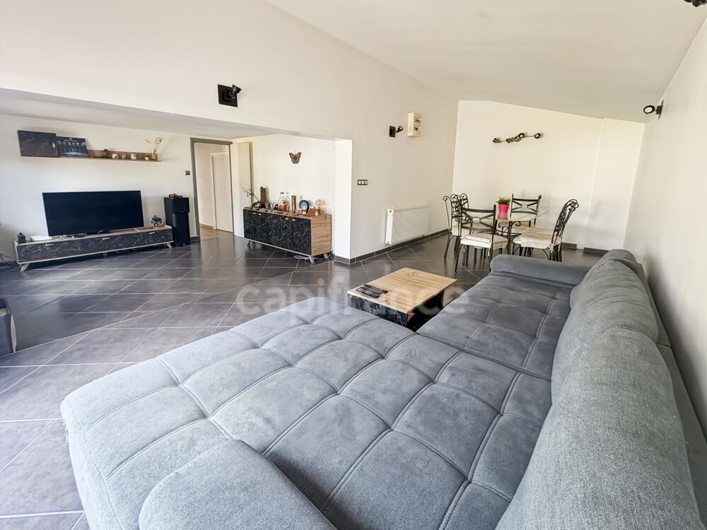 MAISON FAMILIALE DE 143M2, PISCINE, HANGAR DE 300M2 ET TERRAIN CLOS DE 1136M2