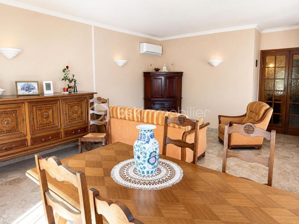 Gonfaron - Maison de Type 6 de 152m² - avec grands garages