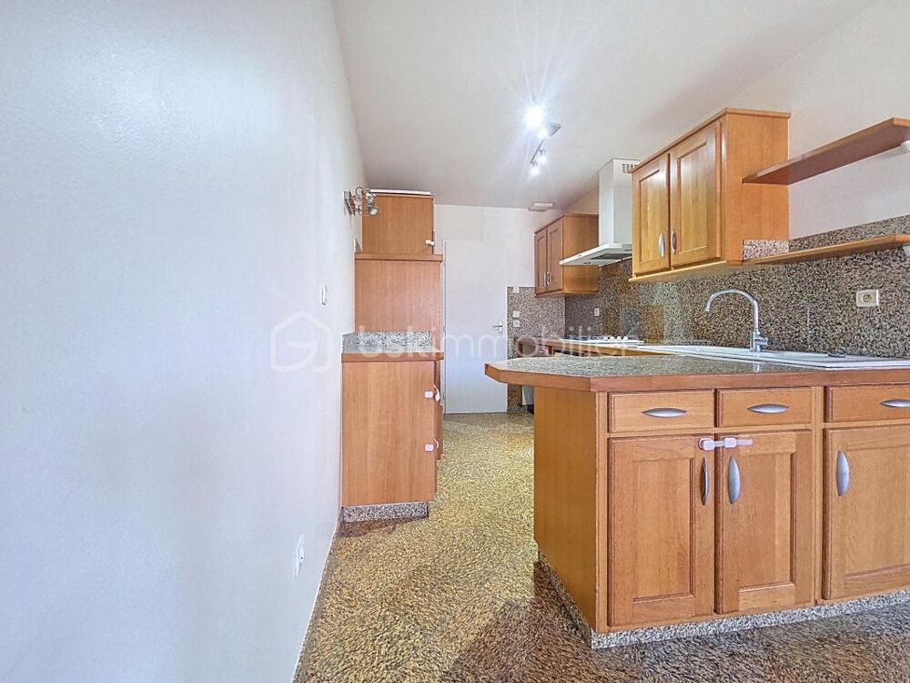 Vente Maison Maison comprenant 3 lots: appartement de 97m² / grand atelier de 80m² / 2ème maison aménagé type F2 avec jardin séparé. idéal in Sevran