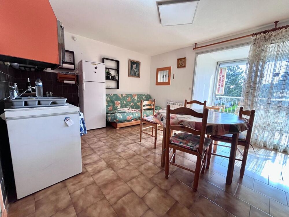 Magnifique appartement de type T2 de 36 m² avec loggia dans une résidence sécurisée avec piscine et ascenseur