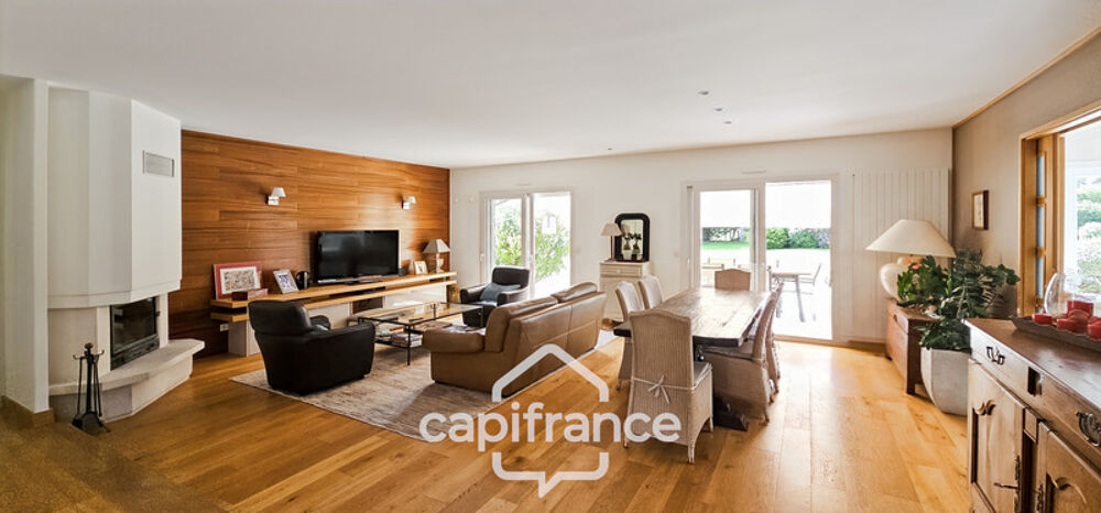 Maison plain-pied à vendre de 202 m² - BELLERIVE SUR ALLIER (03) - double garage / piscine