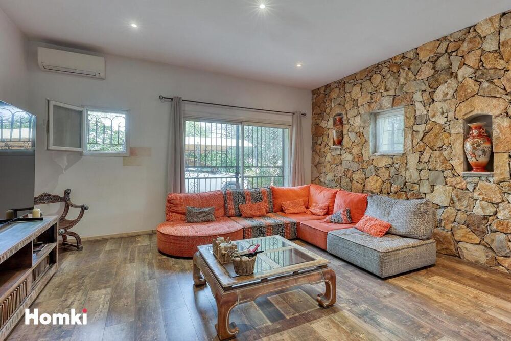 � vendre  Villa Rocbaron (83136)