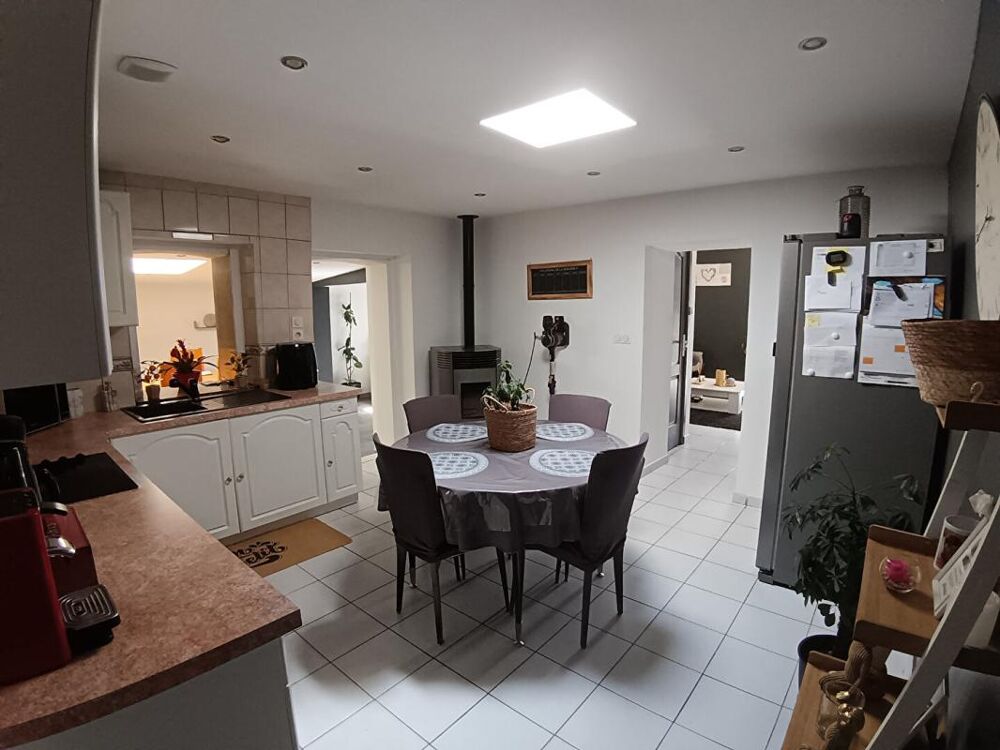 Maison d''habitation + studio + garage indépendant - 273000 TTC - CHALLANS