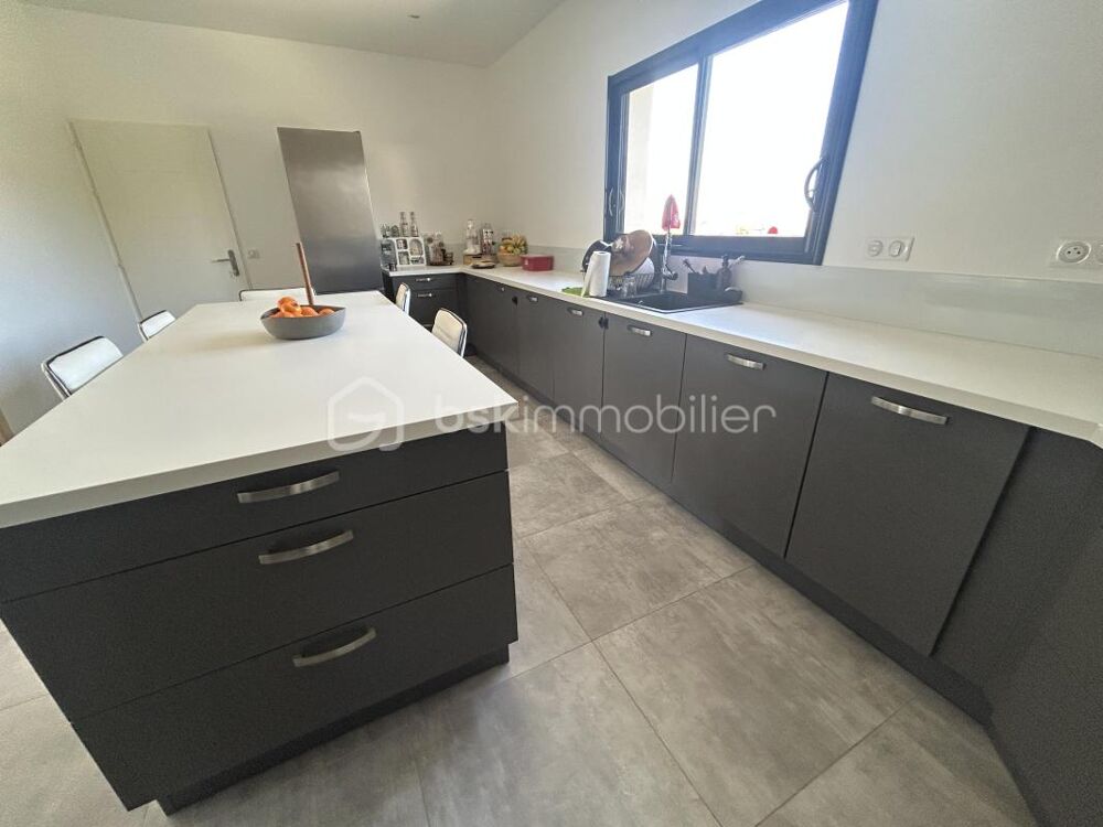 SUPERBE MAISON RECENTE - GARANTIES DECENNALES- 4 CHAMBRES-DOUBLE GARAGE - PISCINE