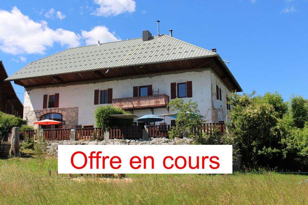 Maison Les Deserts de 301 m² divisée en 3 duplex