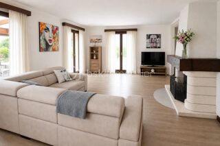  Villa à vendre 7 pièces 208 m²