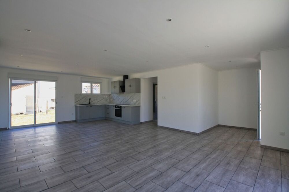 Jolie maison de plain-pied, 3 chambres, sur un terrain de 720 m²