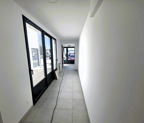   Dpt Charente Maritime (17), à vendre DOLUS D'OLERON Emplacement N°1 Local commercial Neuf - Plain pied de 35,20m² 