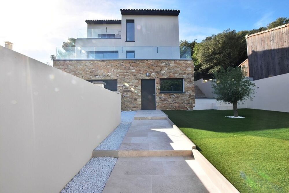 SUPERBE VILLA CONTEMPORAINE DE 5 CHAMBRES AVEC PISCINE SUR SOUS SOL AMENAGEABLE