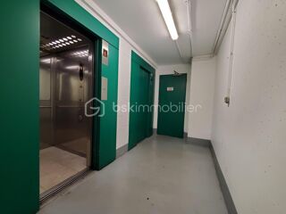  Parking / Garage à vendre 
