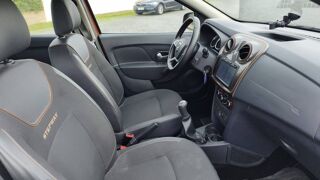 Sandero 0.9 TCe 90 Stepway Explorer - Entretien constructeur 2017 occasion 86100 Chatellerault